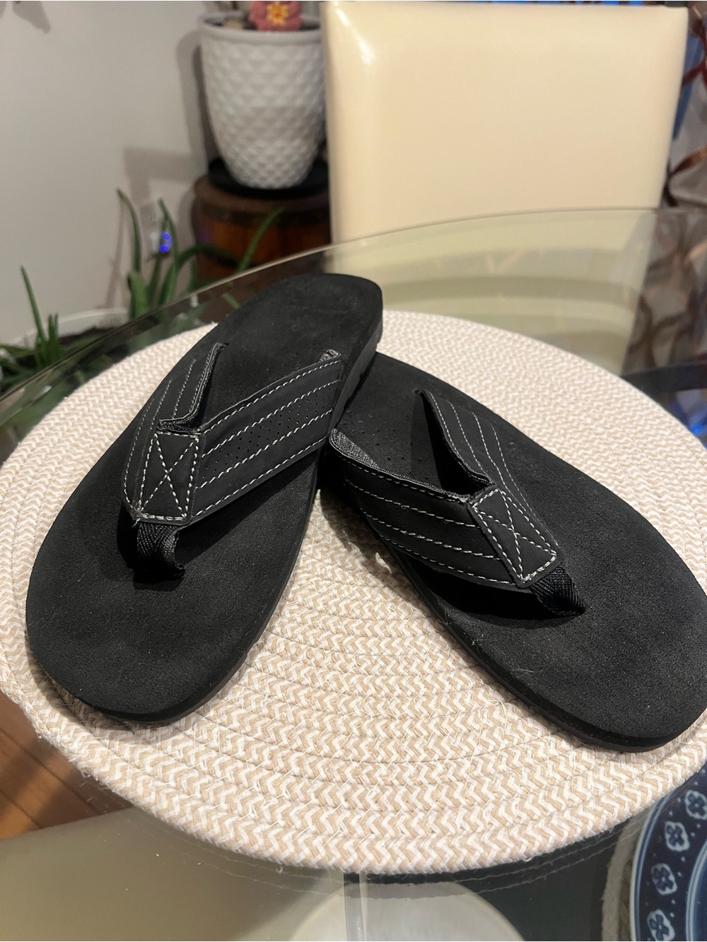 Vintage Stone Men's Black Soft Flip Flop Sandals